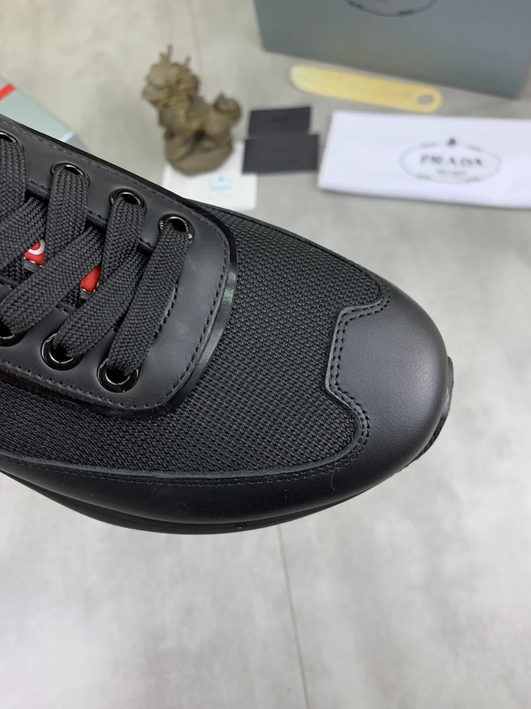 Men's men's shoes💰P600💰【New style】Top quality, classic popular models on the official website, timeless for a century,🆘 The trendy brand (Prada) mainly promotes popular models, avant-garde and versatile fashionable men's shoes, private version molding, cowhide surface splicing 1:1 oil edge processing... fashionable and simple, original imported cowhide interior cowhide feet; the atmosphere and personality are more fashionable, eye-catching and pursuing class. It will subvert old ideas and be a must-have for fashionistas who want to spend time with you! Must keep it! High-end comfort, high-end quality workmanship. Size: 38-44 4️⃣ colors available. full package